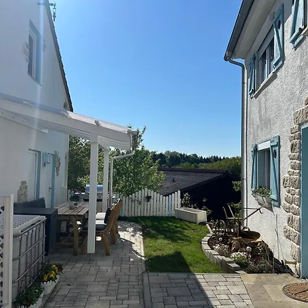 Kernsaniertes Anna Holiday home Durlangen